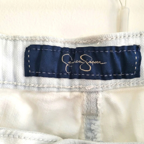 Jessica Simpson Bermuda Low Rise Washed Out Denim Shorts / Sz 30 - Picture 6 of 8